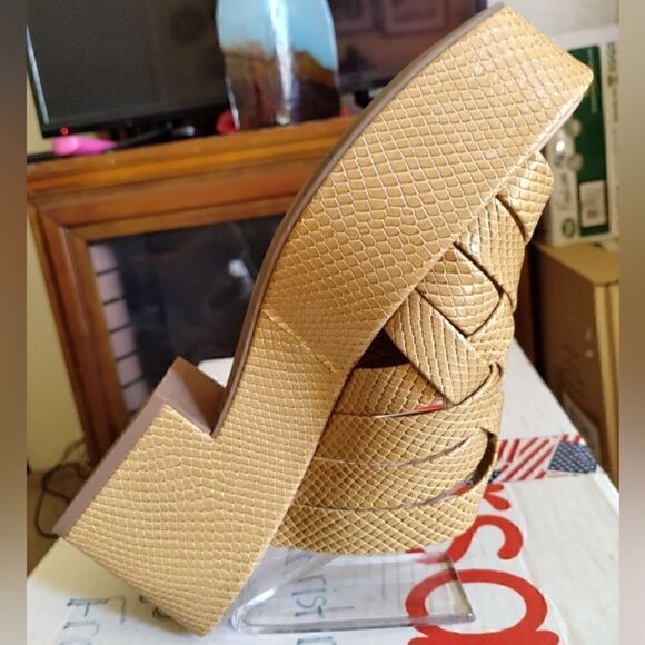 WEDGE Sandal by KATY PERRY The BUSY BEE CRISS/CROSS SLIDE 8M/38 BISCOTTI/TAN 🎄 - Picture 3 of 13